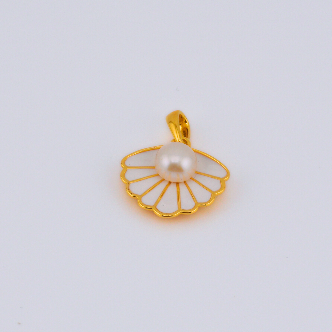 Sea Shell Pearl Pendant